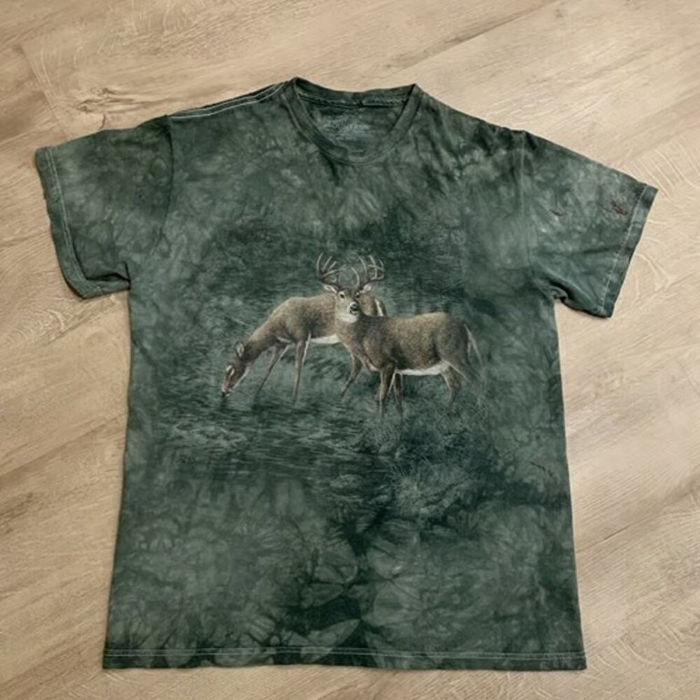 The Mountain Deer Buck Drinking From Lake T-Shirt Men's Medium M Tie Dye Forest